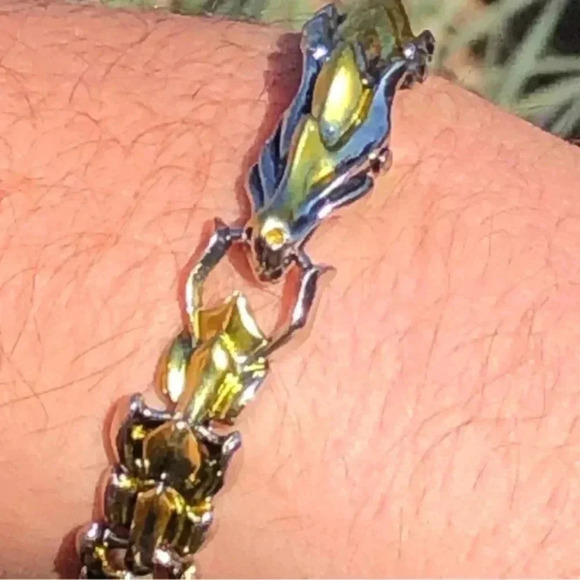 Heavy Silver and Gold Dragon Hinge Clip Clasp Bracelet Unique New NWT - Picture 5 of 5